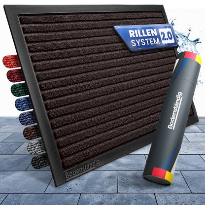 Braune gerillte Fußmatte mit Gummirand, daneben Farbmuster, Bodenständig-Versandrolle und Wasserspritzer, Schild Rillensystem 2.0