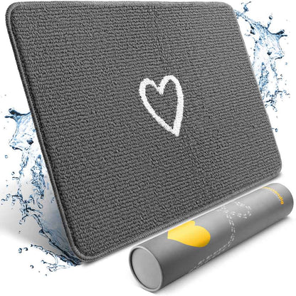 graue rutschfeste fussmatte fuer innen mit weissem herzmotiv von bodenstaendig, saugfaehig und schnell trocknend gegen nasse schuhe