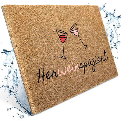 kokos fussmatte herweinpaziert mit weinglas motiv wasser splash effekt robuste naturfasern ideale eingangsmatte fuer drinnen und draussen