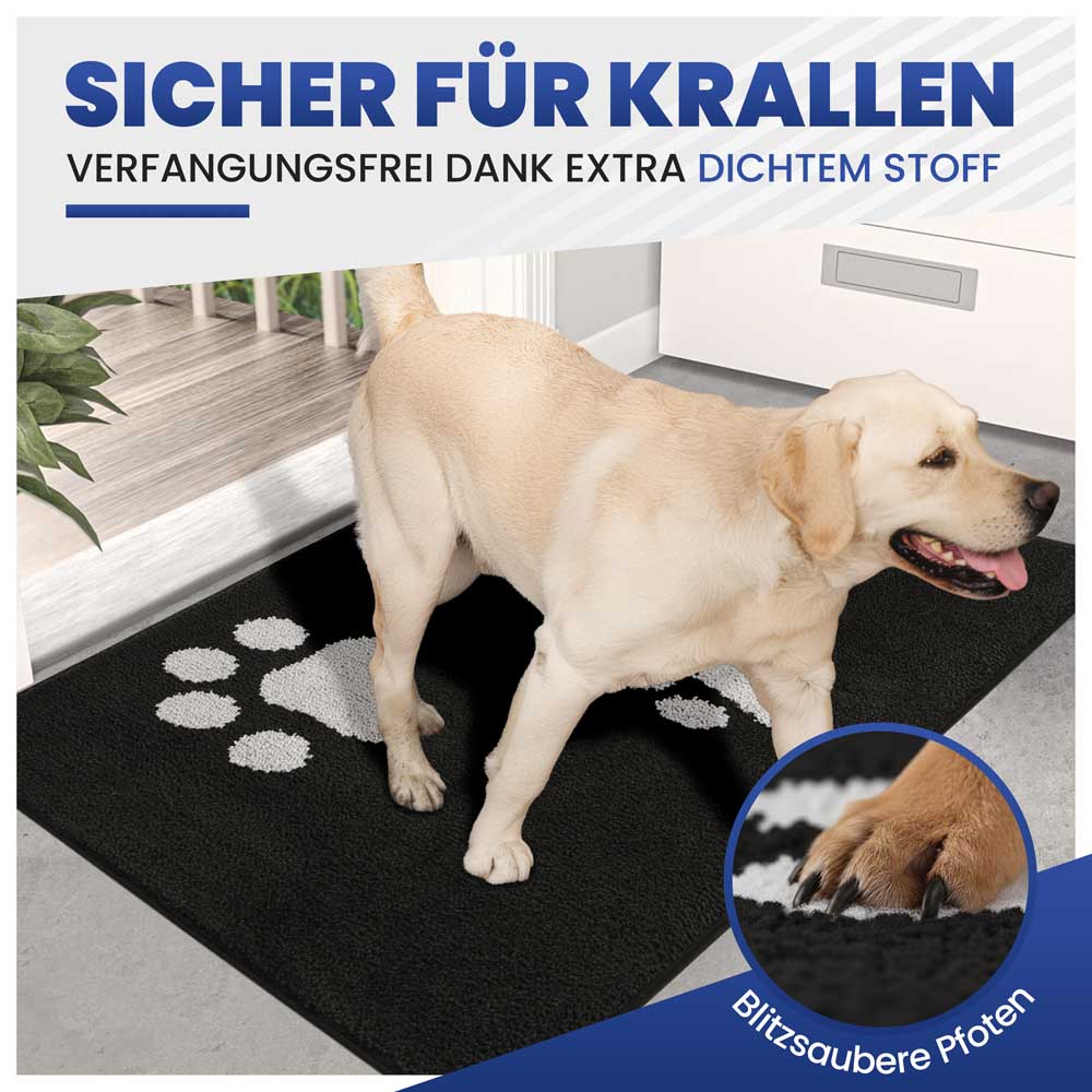 Labrador auf kratzfester Schmutzfangmatte mit Pfotenmotiv, sicher für Krallen dank extra dichtem Stoff.