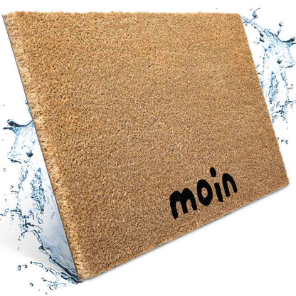 wetterfeste kokos fussmatte mit schwarzem moin schriftzug und wasser an den seiten fuer den outdoor einsatz