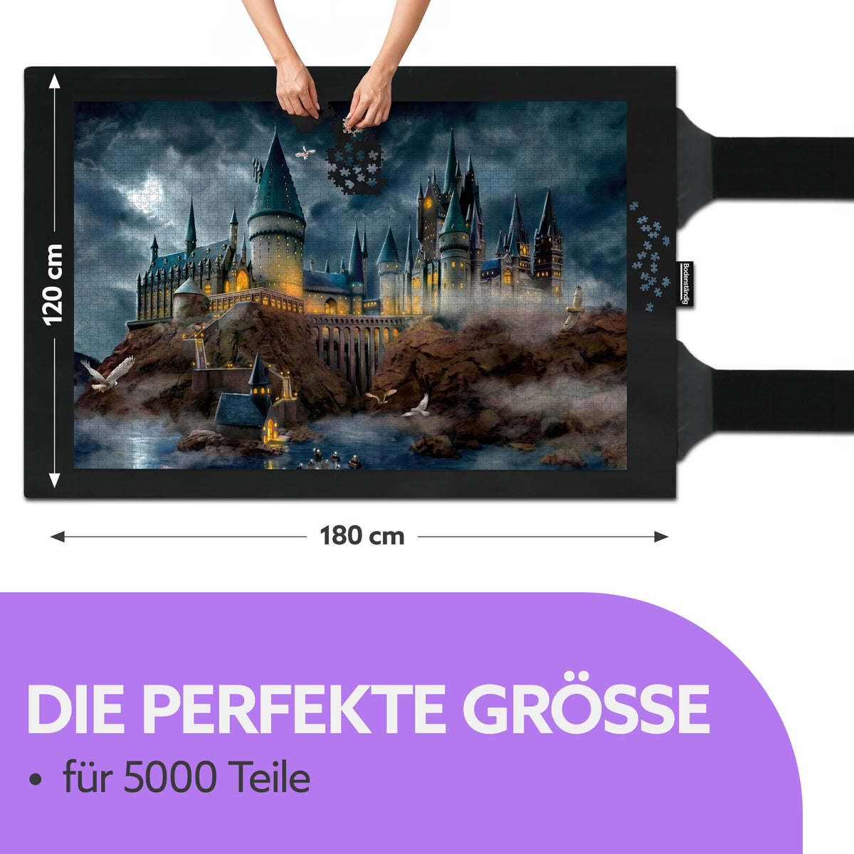 Schwarze Puzzlematte 120 x 180 cm mit Schloss-Puzzle bei Nacht, Text: Die perfekte Größe für 5000 Teile