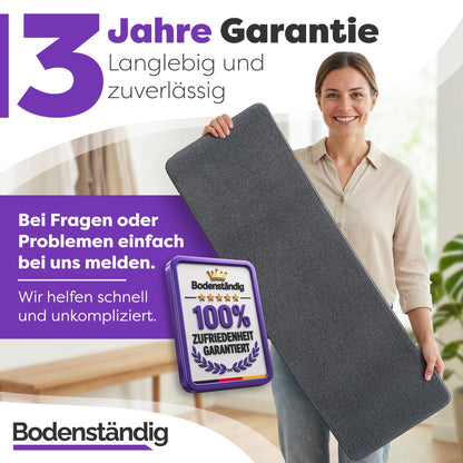 Lächelnde Frau hält eine graue Schuhmatte hoch, daneben Text zu 3 Jahren Garantie und Bodenständig-Zufriedenheitssiegel