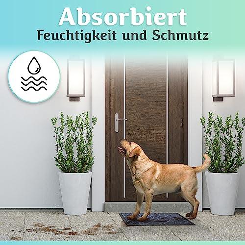 Die Fußmatte absorbiert Feuchtigkeit und Schmutz und hält den Eingangsbereich auch bei nassen Pfoten zuverlässig sauber.
