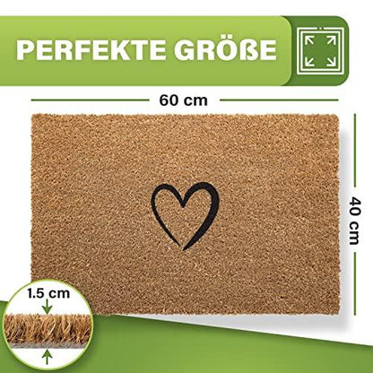 Die Fußmatte mit Herz-Motiv hat die perfekte Größe von 60x40 cm und eine Dicke von 1,5 cm.