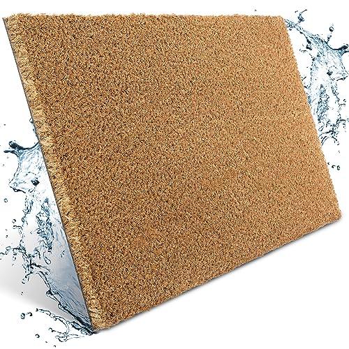 Die robuste, naturfarbene Kokos-Fußmatte ohne Motiv ist schmutzabweisend und widersteht Wasser und Nässe.